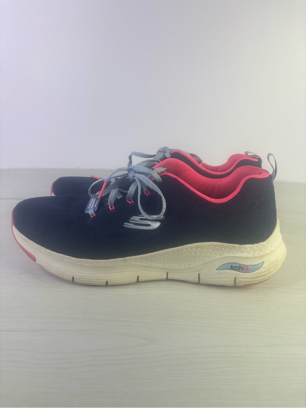 Skechers Arch Fit Comfy Wave Womens Size 11 Shoes Navy Pink Trainers Sneakers